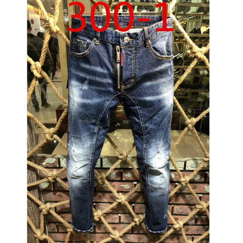 מגוון ג'ינסים של דסקוארד DSQUARED2 לגברים